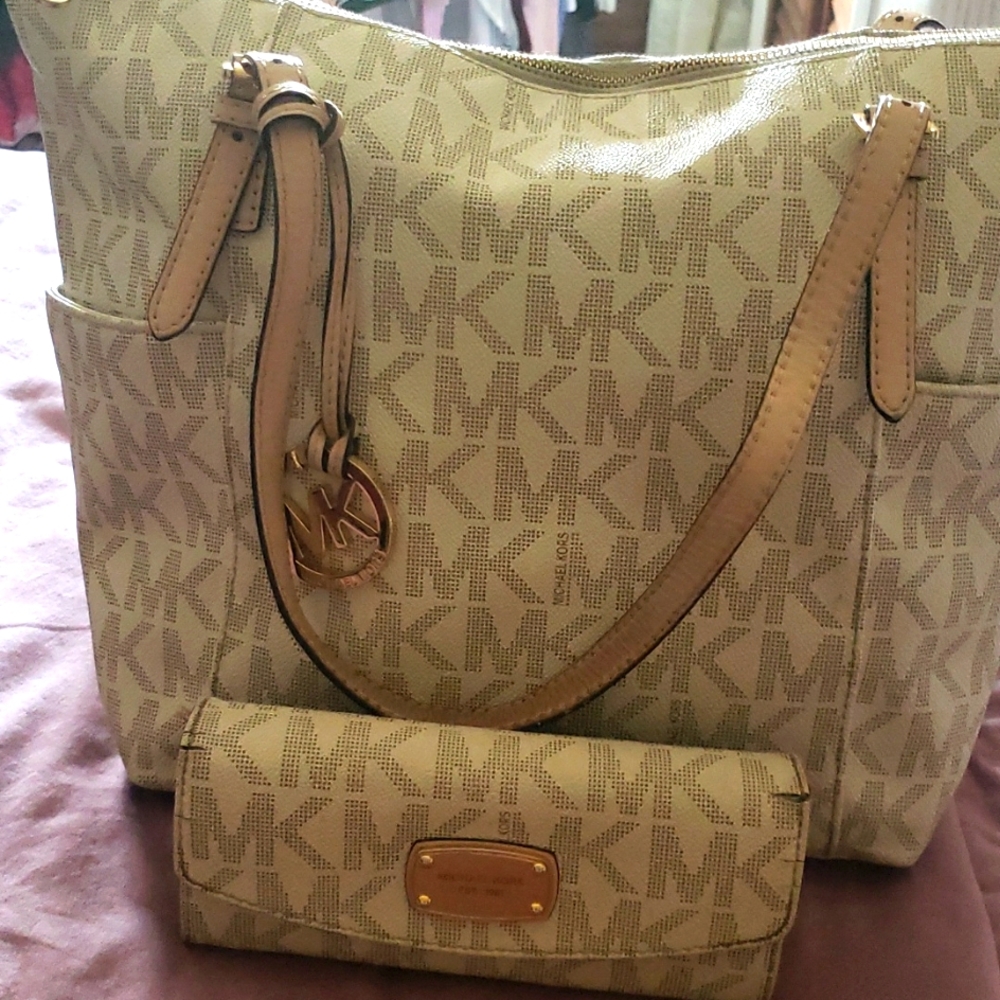 Michael Kors Purse & Wallet